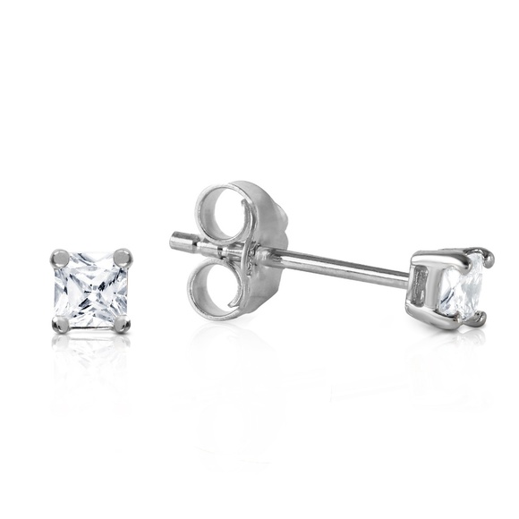 GOLD STUD EARRINGS WITH 0.25 CT. NATURAL DIAMONDS